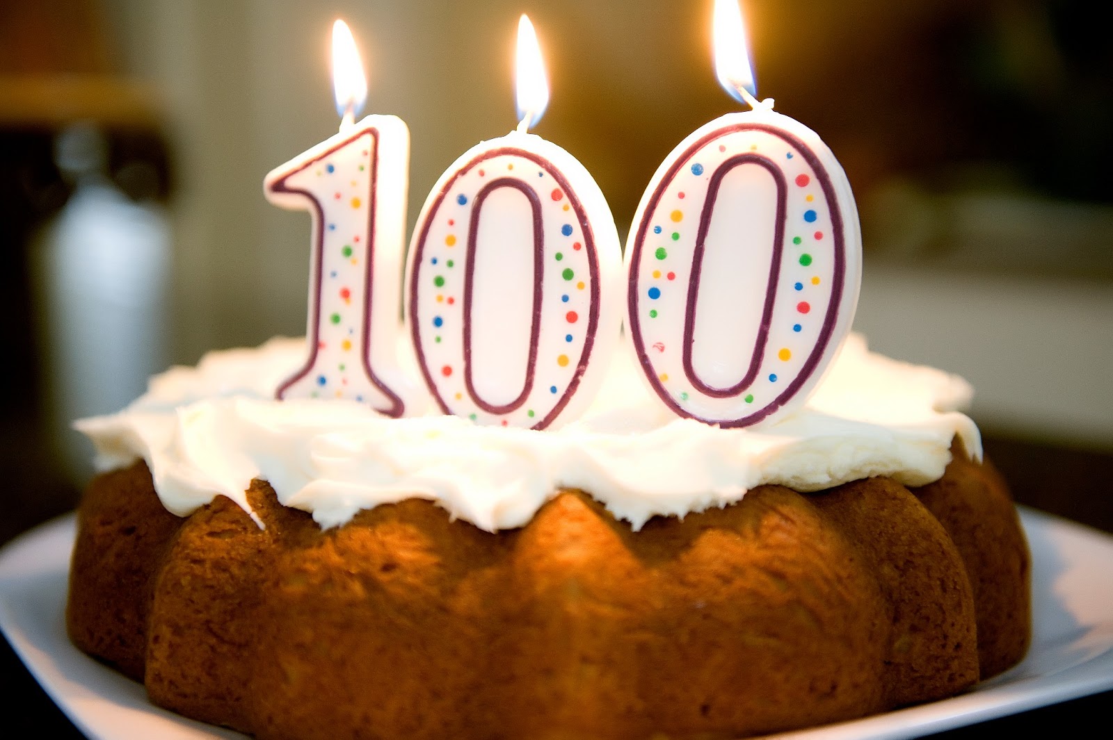 Открытка ,картинка с юбилеем 100 лет,поздравления с юбилеем 100 лет Картинки,открытки на юбилей 100 лет,красивыя открытка с юбилеем 100 лет, яркая картинка с поздравлениями на юбилей 100 лет,столетний юбилей, скачать бесплатно .